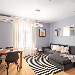 Three Bedrooms , Barcelona España